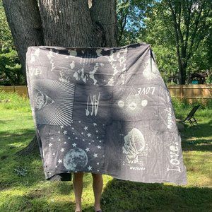 MAGNOLIA PEARL - Love Vigilante Blanket